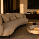 Canapé tendance 2024 arrondi en tissu bouclé